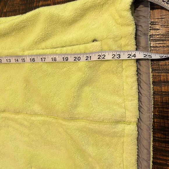 The North Face Osito Jacket Womens Medium Neon Green Fleece Full Zip Soft Plush - Picture 7 of 7